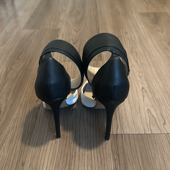 Bebe multi color high heels size 5 - Picture 4 of 7